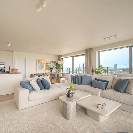 Luxury With Panoramic Views *