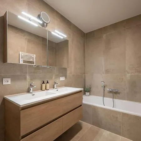 Luxury With Panoramic Views 오스텐드